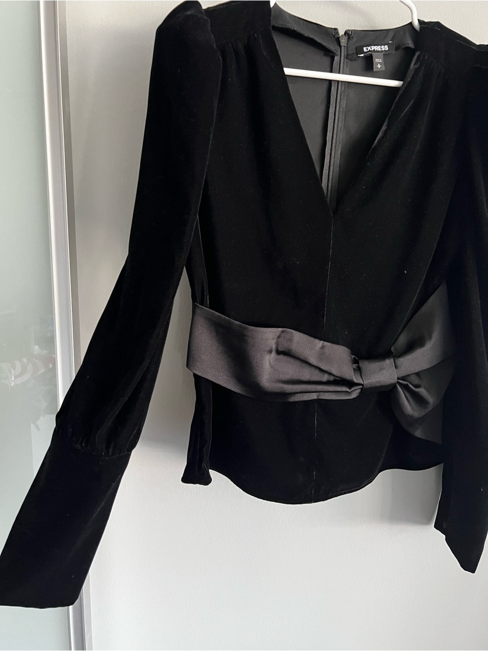 Express Black Velvet Bow-Detail Blazer
